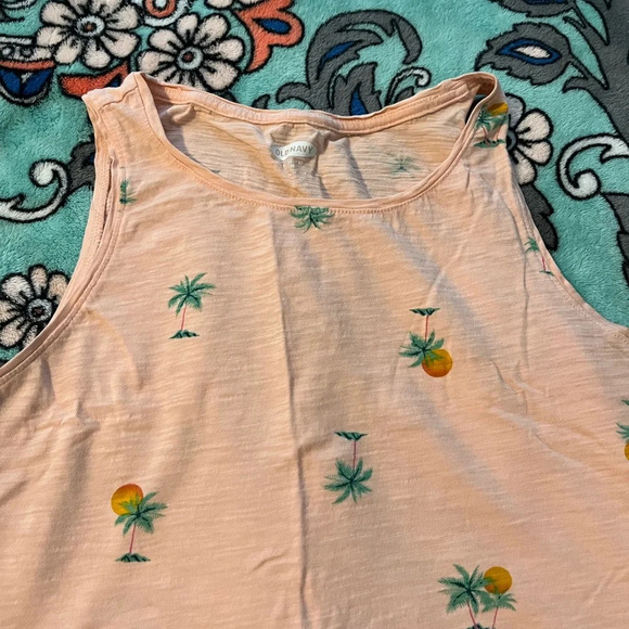 Old Navy Wear Every wear Tank - Picture 2 of 7